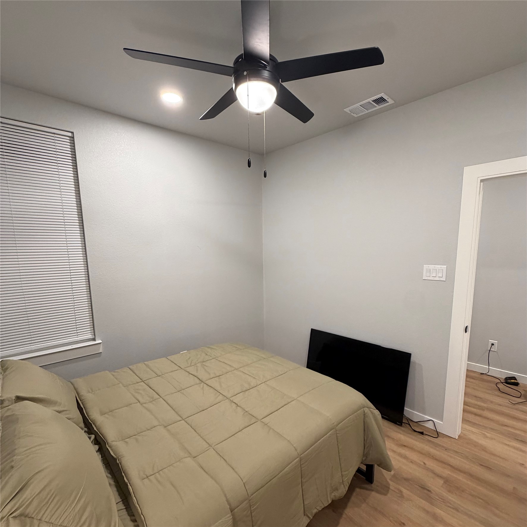 1654 Hudspeth Avenue Dallas TX 75216