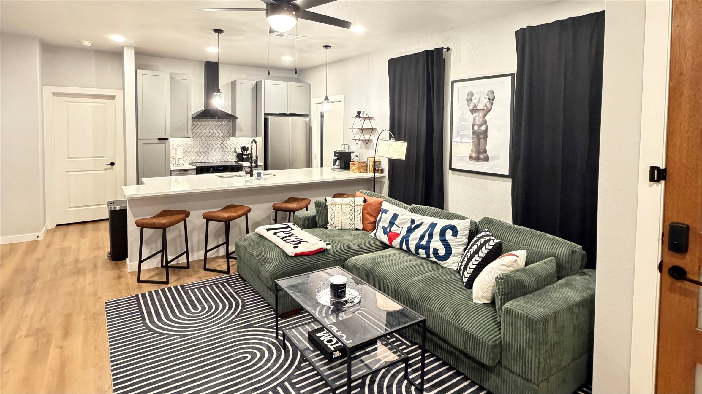 1654 Hudspeth Avenue Dallas TX 75216