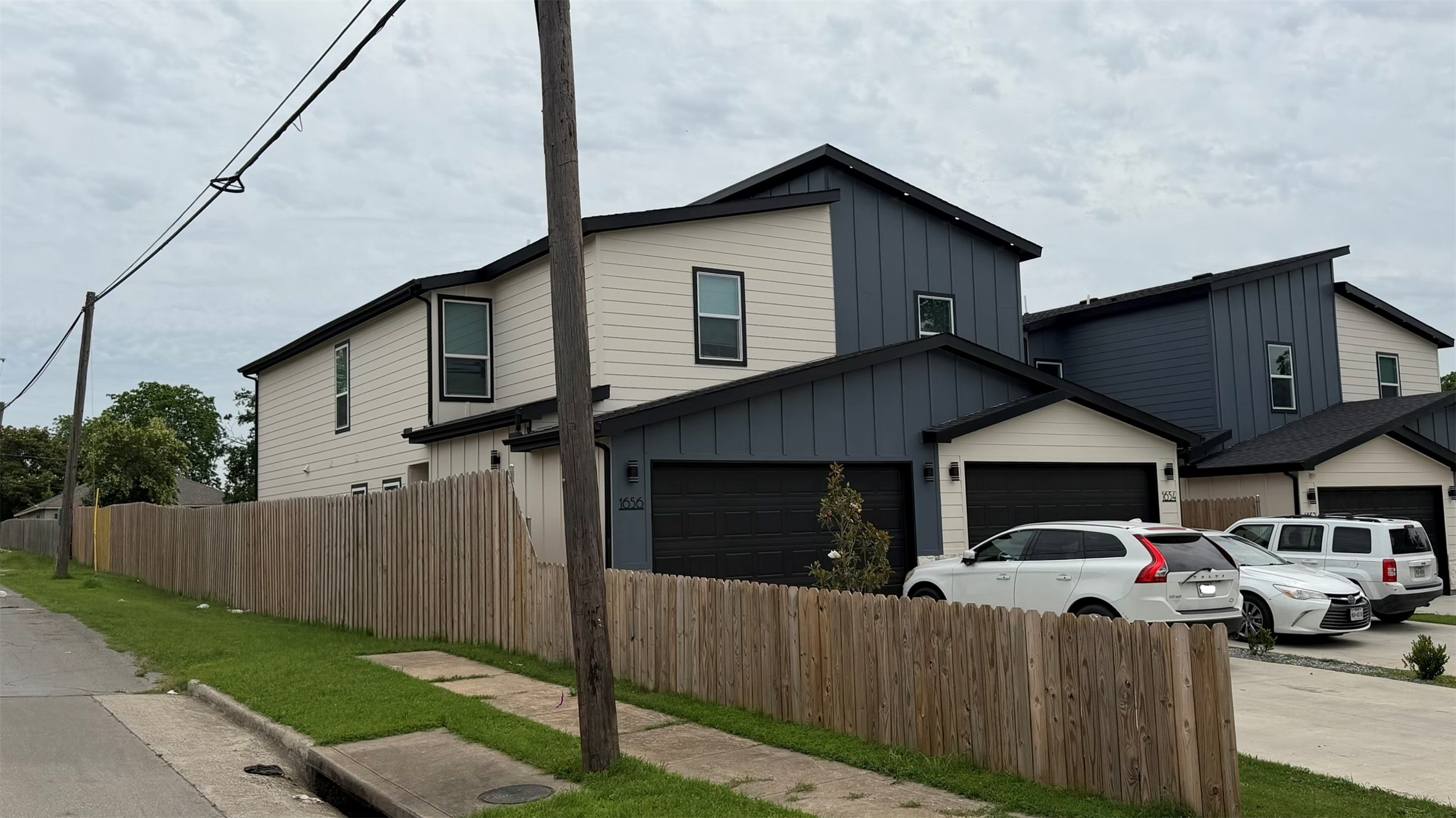 1654 Hudspeth Avenue Dallas TX 75216