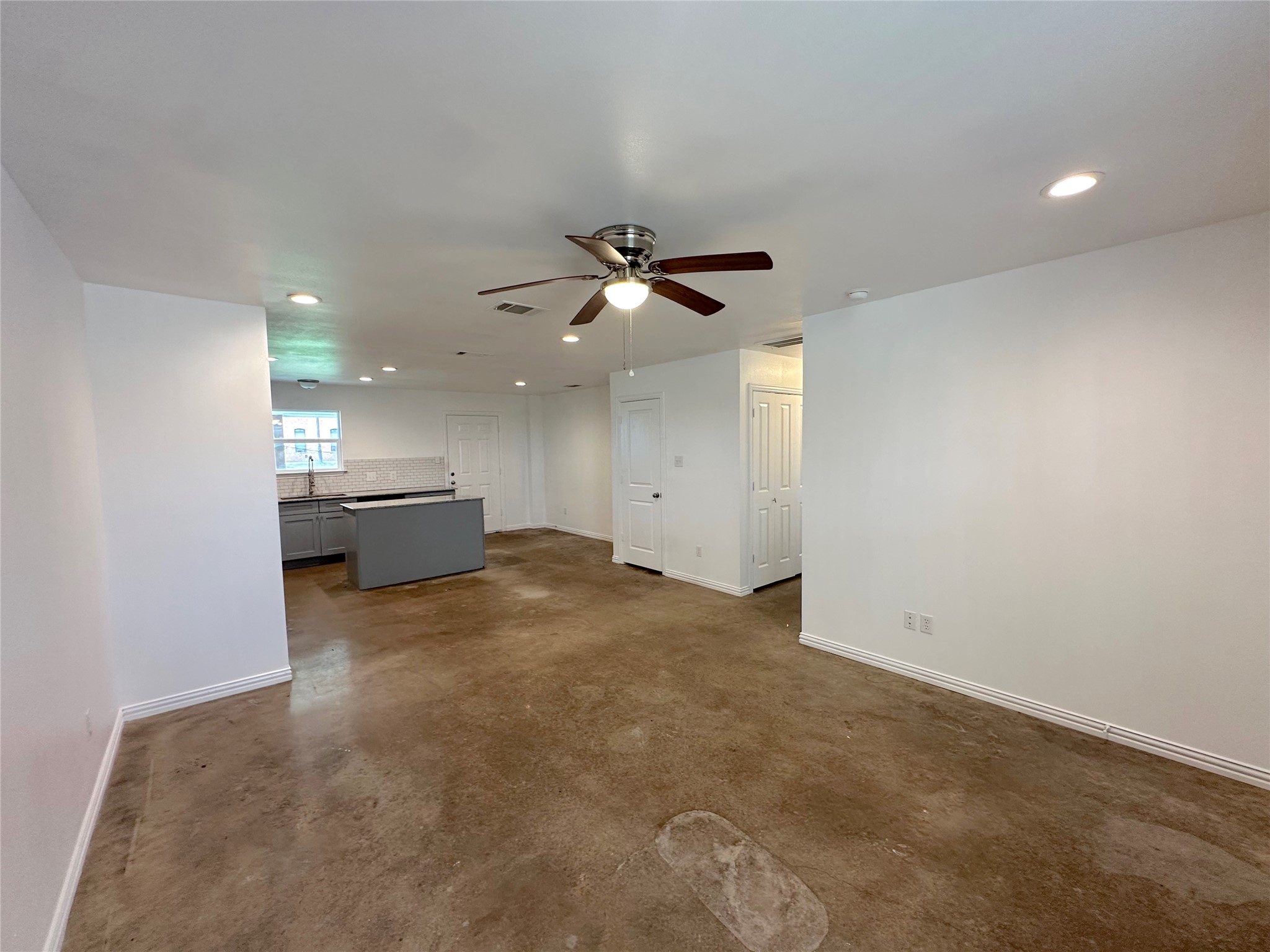 108 W Adams Street Itasca TX 76055