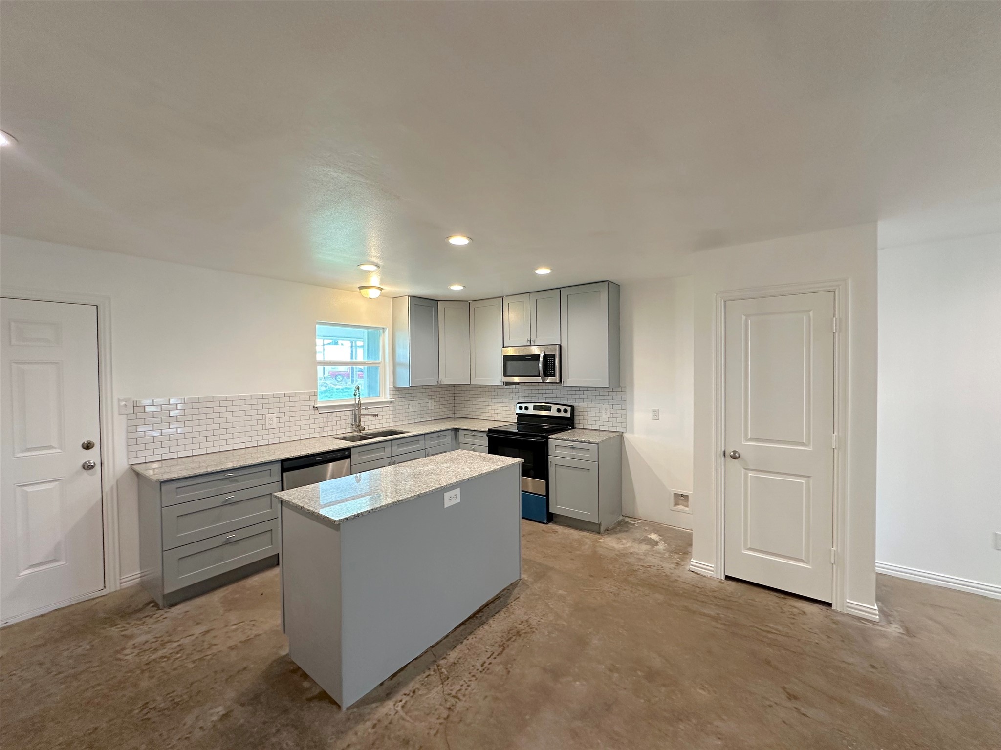 108 W Adams Street Itasca TX 76055