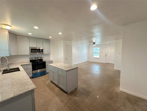 108 W Adams Street Itasca TX 76055