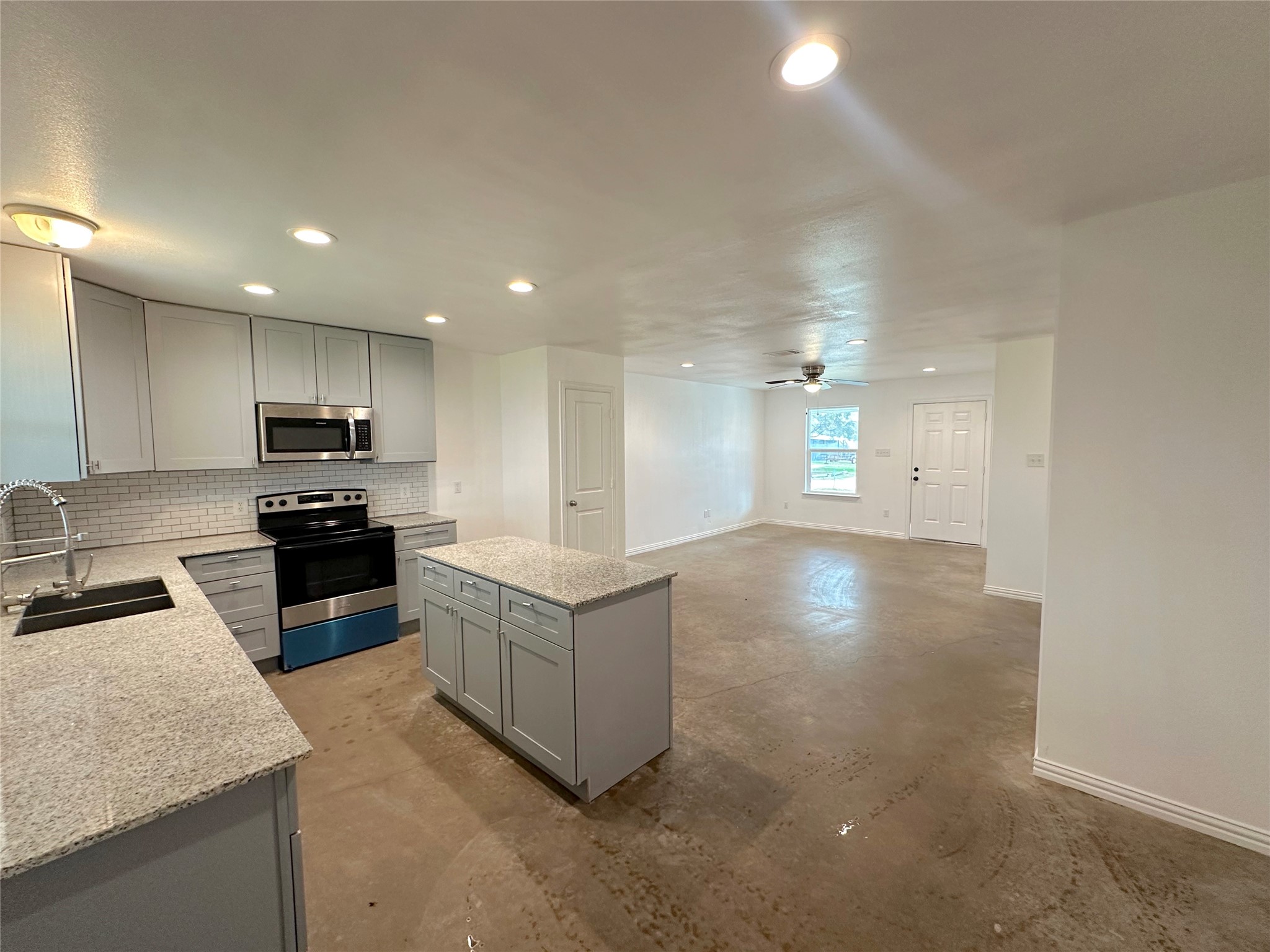 108 W Adams Street Itasca TX 76055
