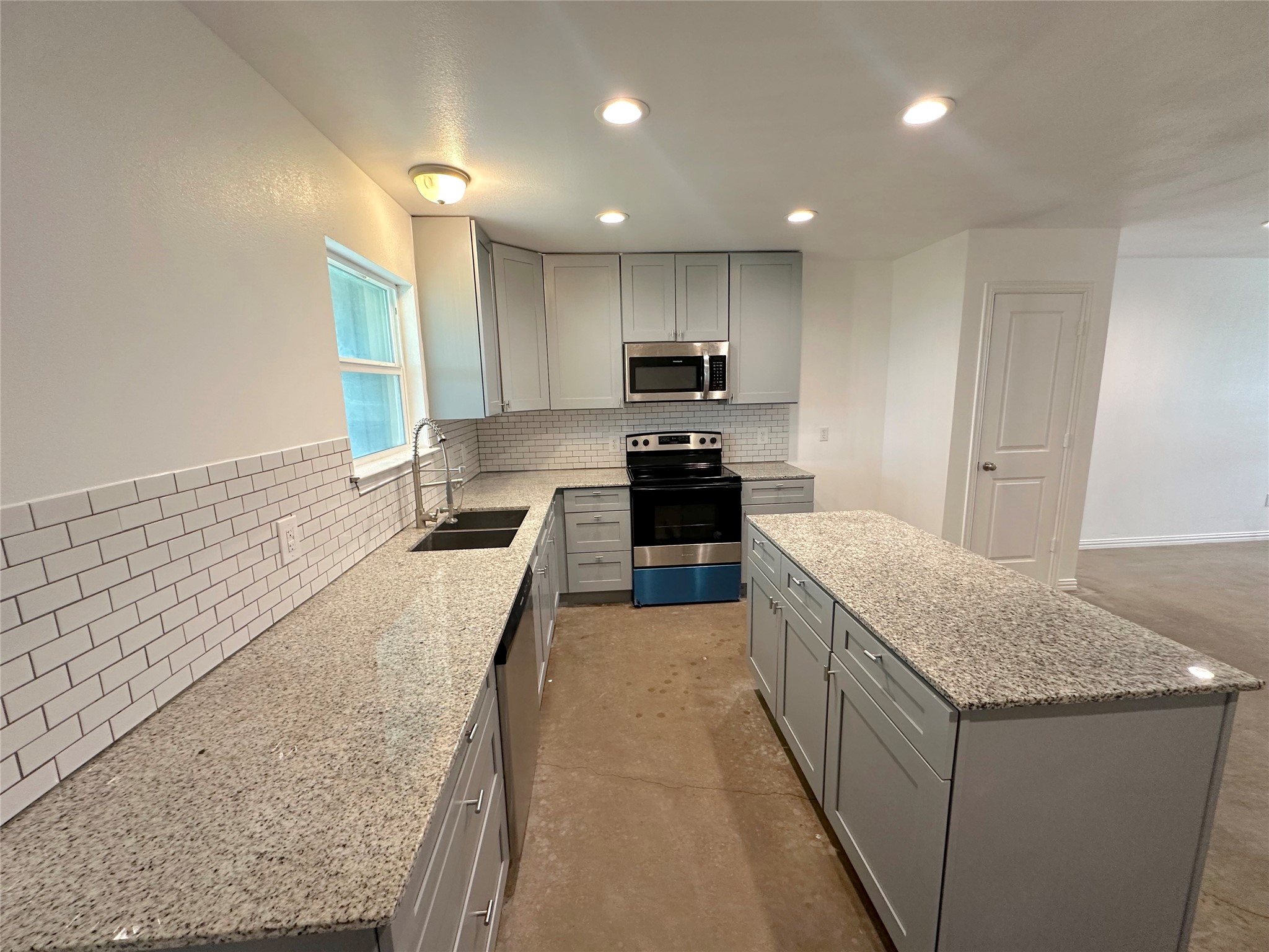 108 W Adams Street Itasca TX 76055