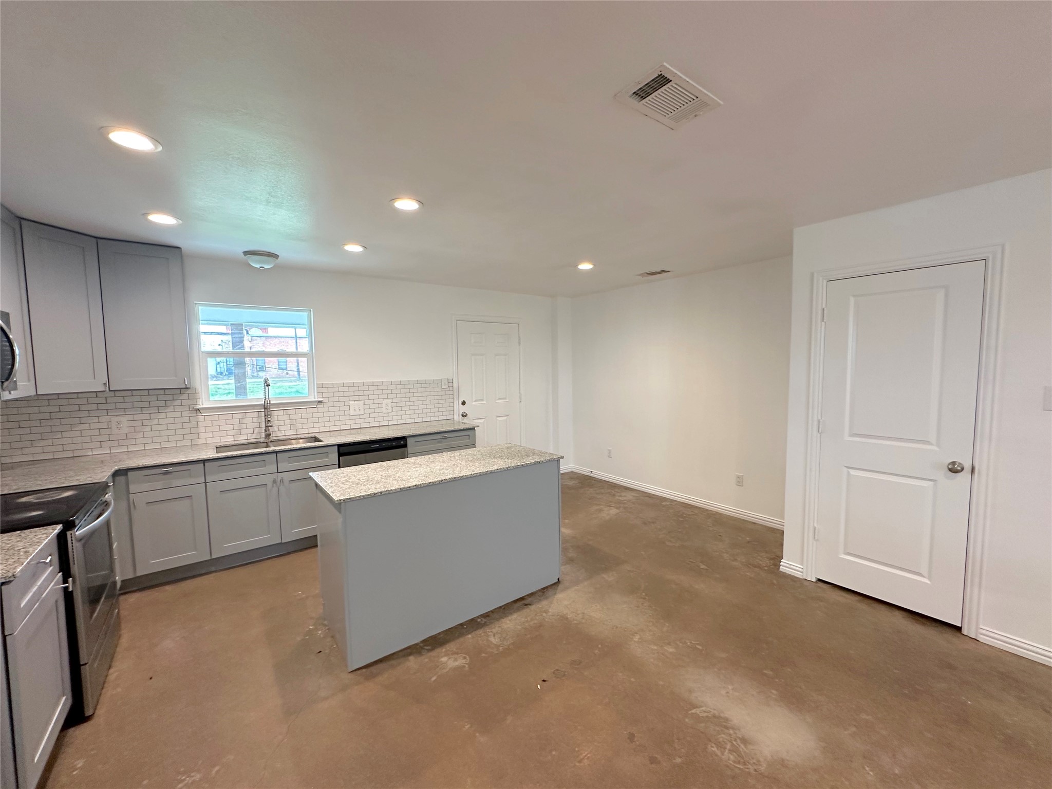 108 W Adams Street Itasca TX 76055