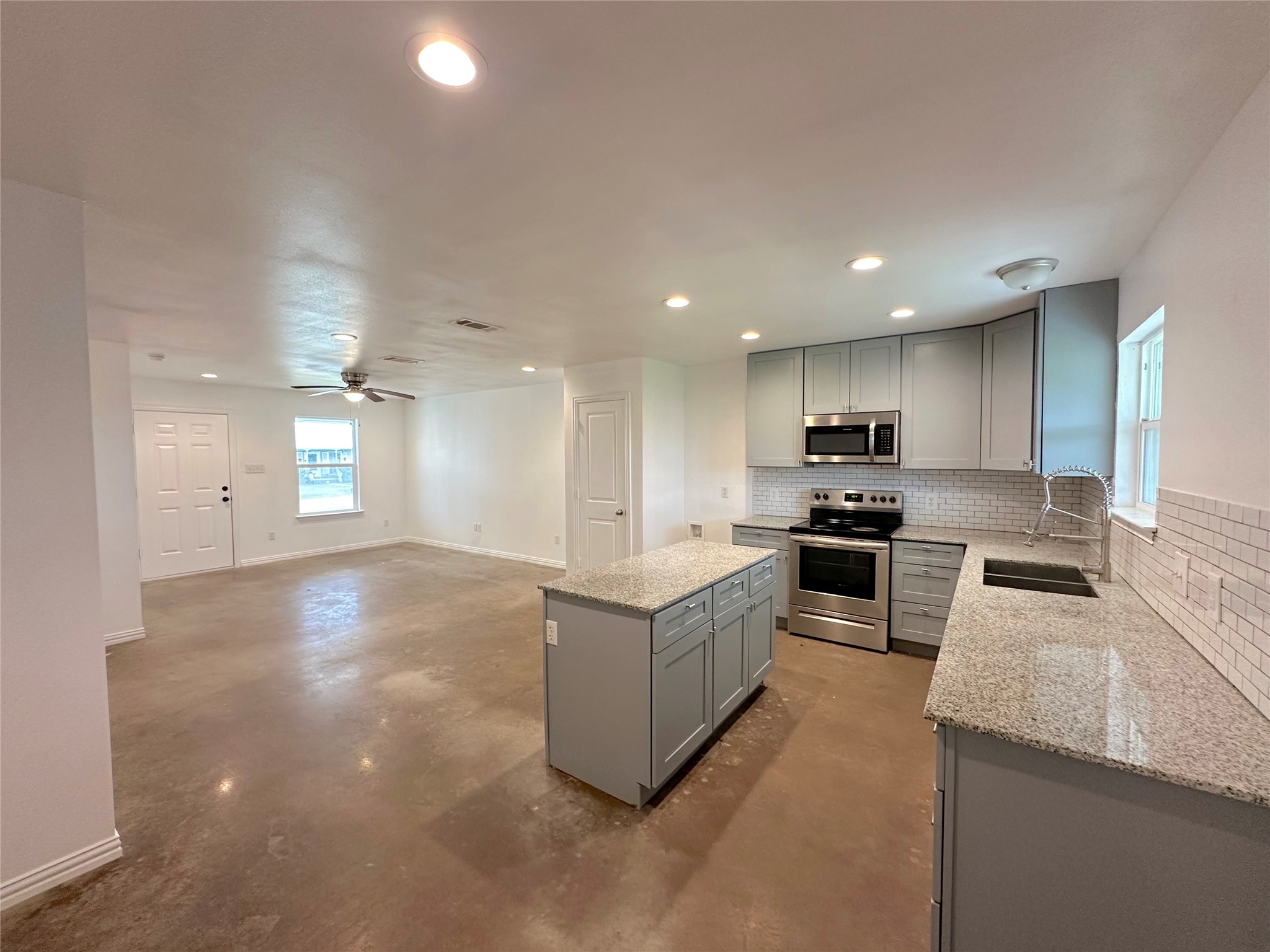 108 W Adams Street Itasca TX 76055