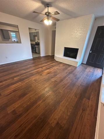 2017 Oakwood Court Arlington TX 76012