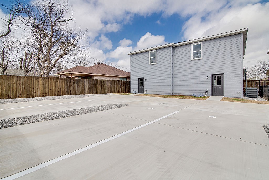 3125 Lumber Street Fort Worth TX 76112