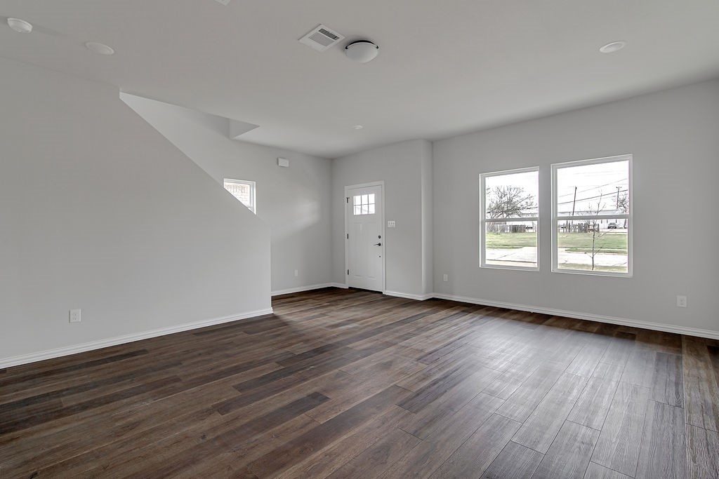 3125 Lumber Street Fort Worth TX 76112