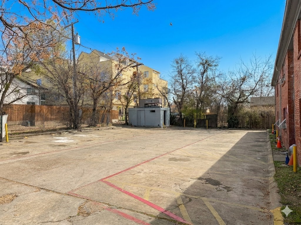 708 N Marsalis Dallas TX 75203
