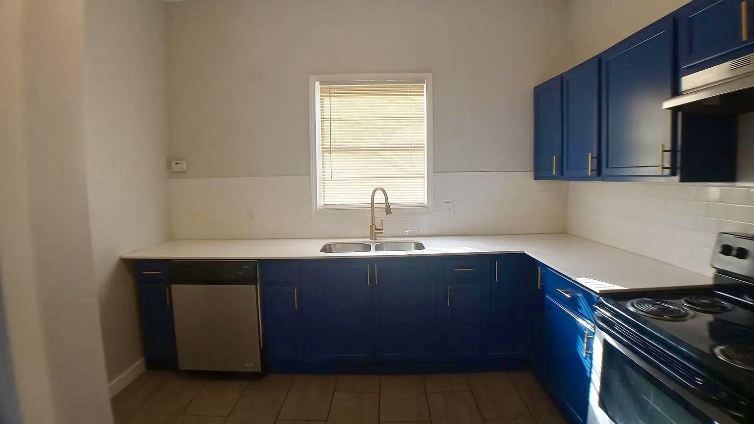 1509 W Page Avenue Dallas TX 75208