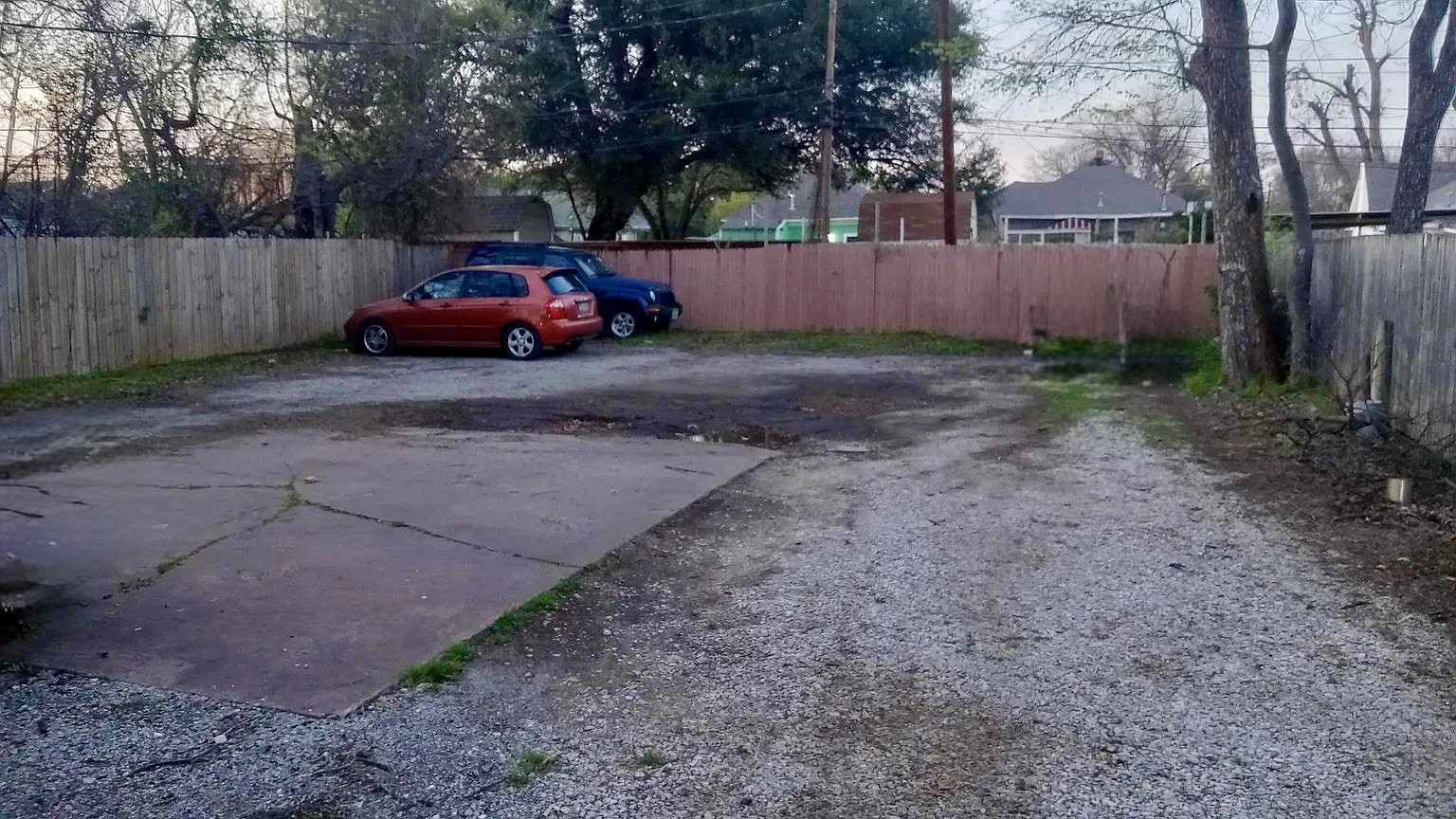 1509 W Page Avenue Dallas TX 75208