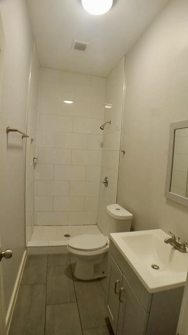 1509 W Page Avenue Dallas TX 75208