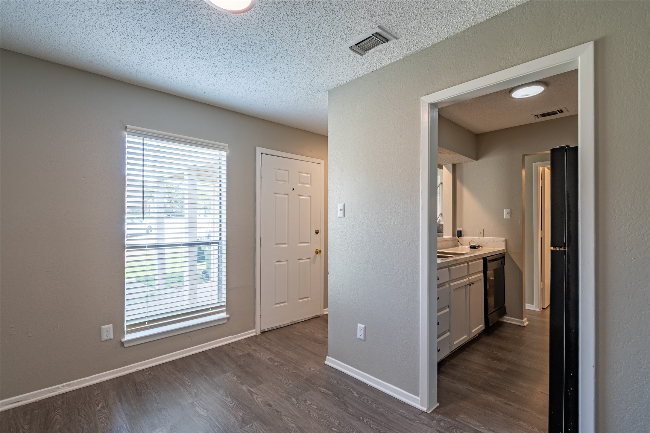 800 Treadwell Court Hurst TX 76053