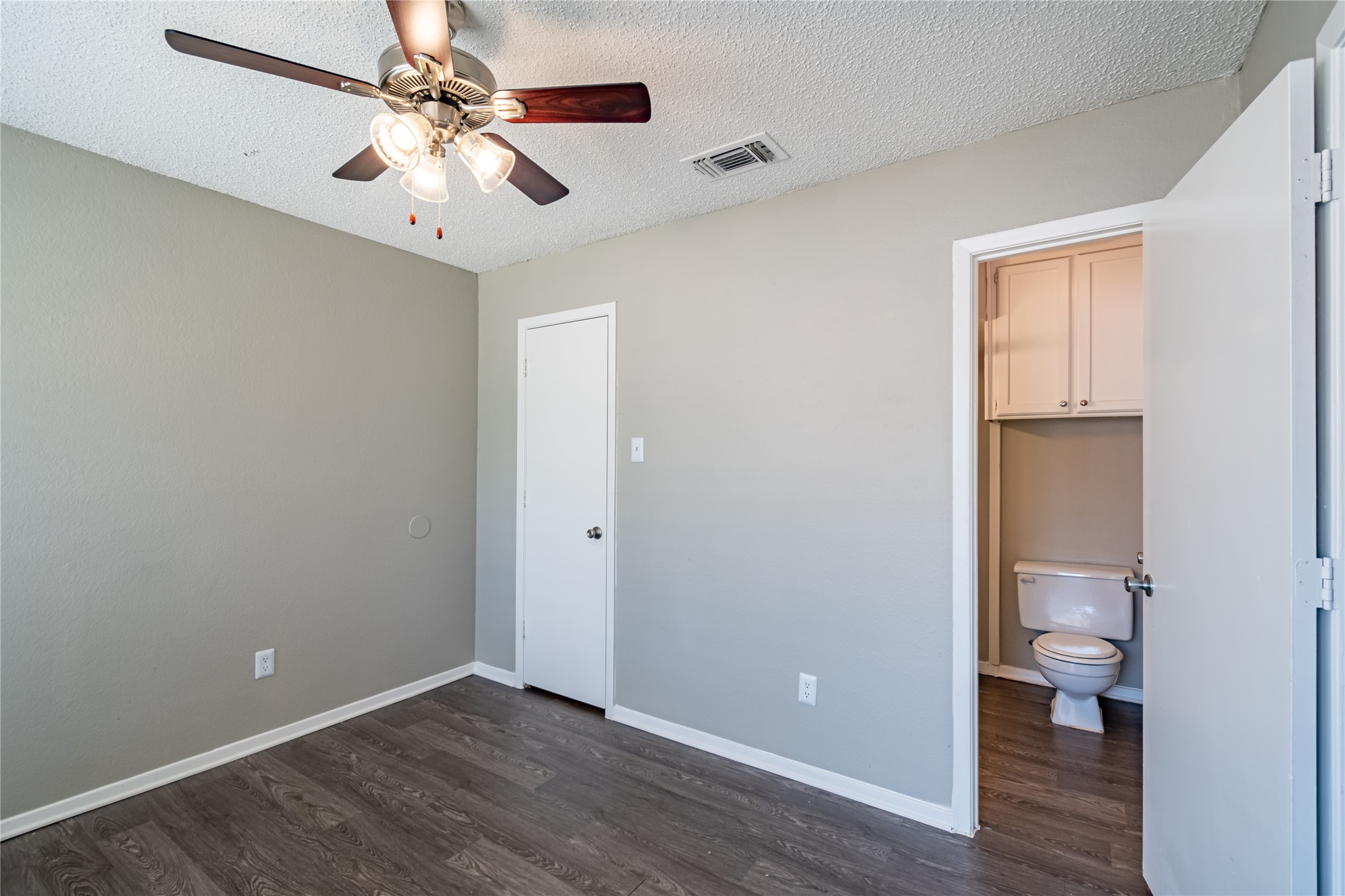 800 Treadwell Court Hurst TX 76053