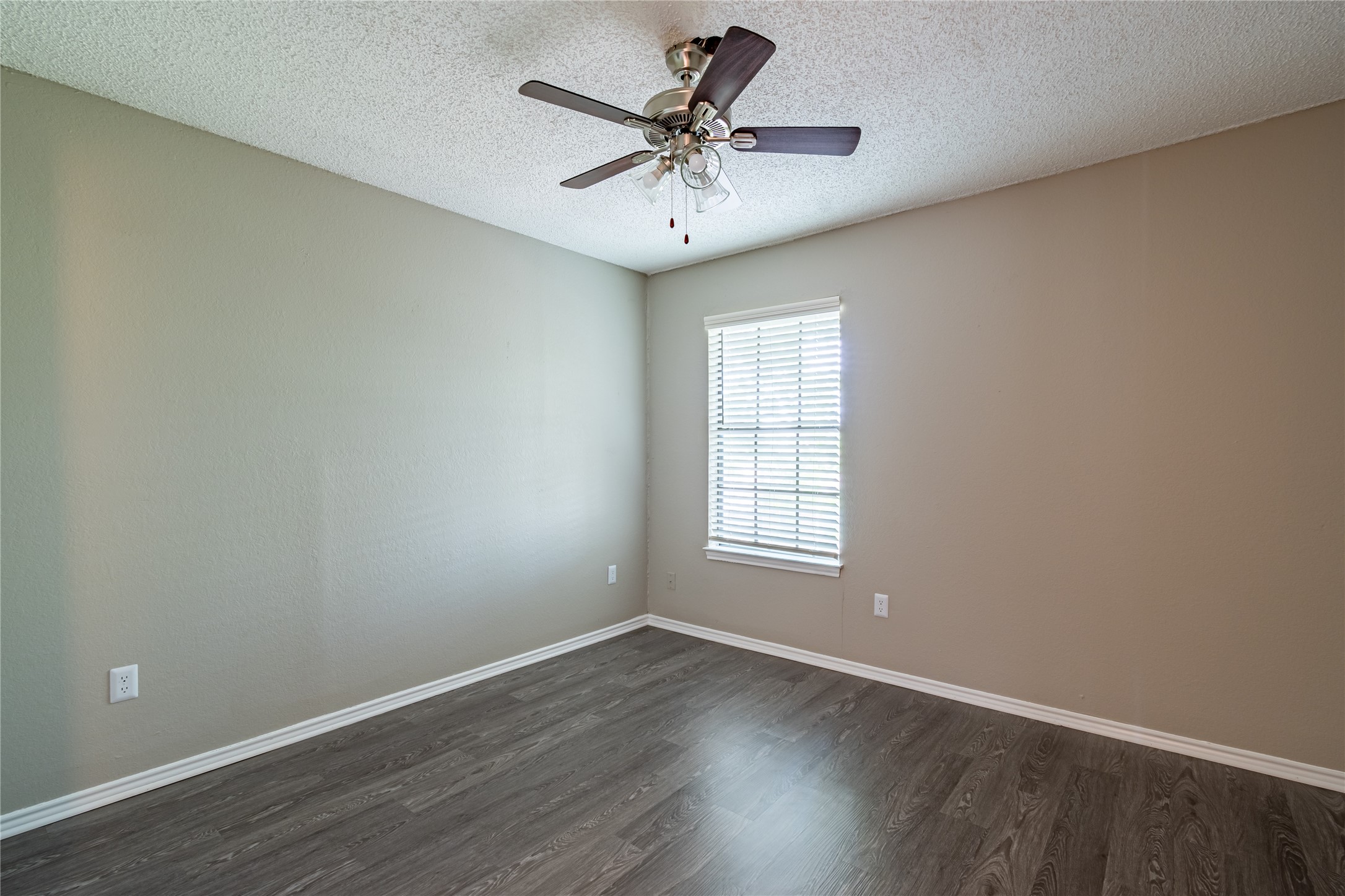 305 Cambridge Drive Saginaw TX 76179