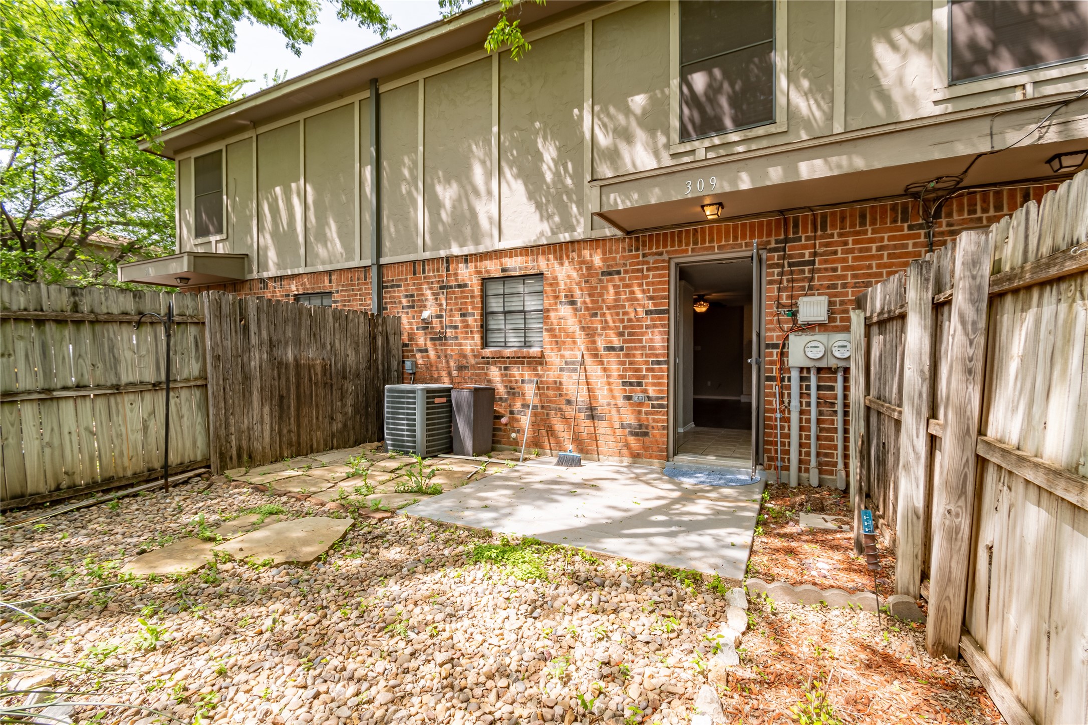 305 Cambridge Drive Saginaw TX 76179