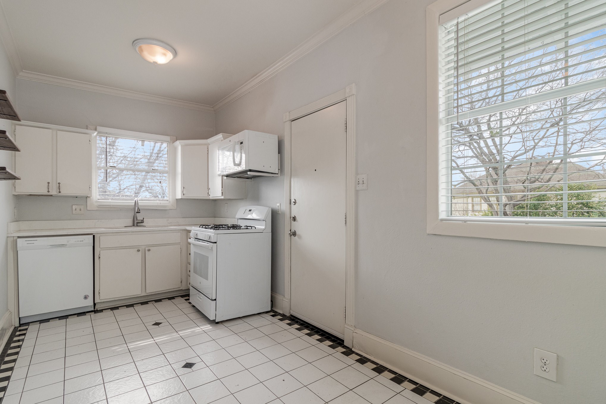 4505-07 Worth Street Dallas TX 75246
