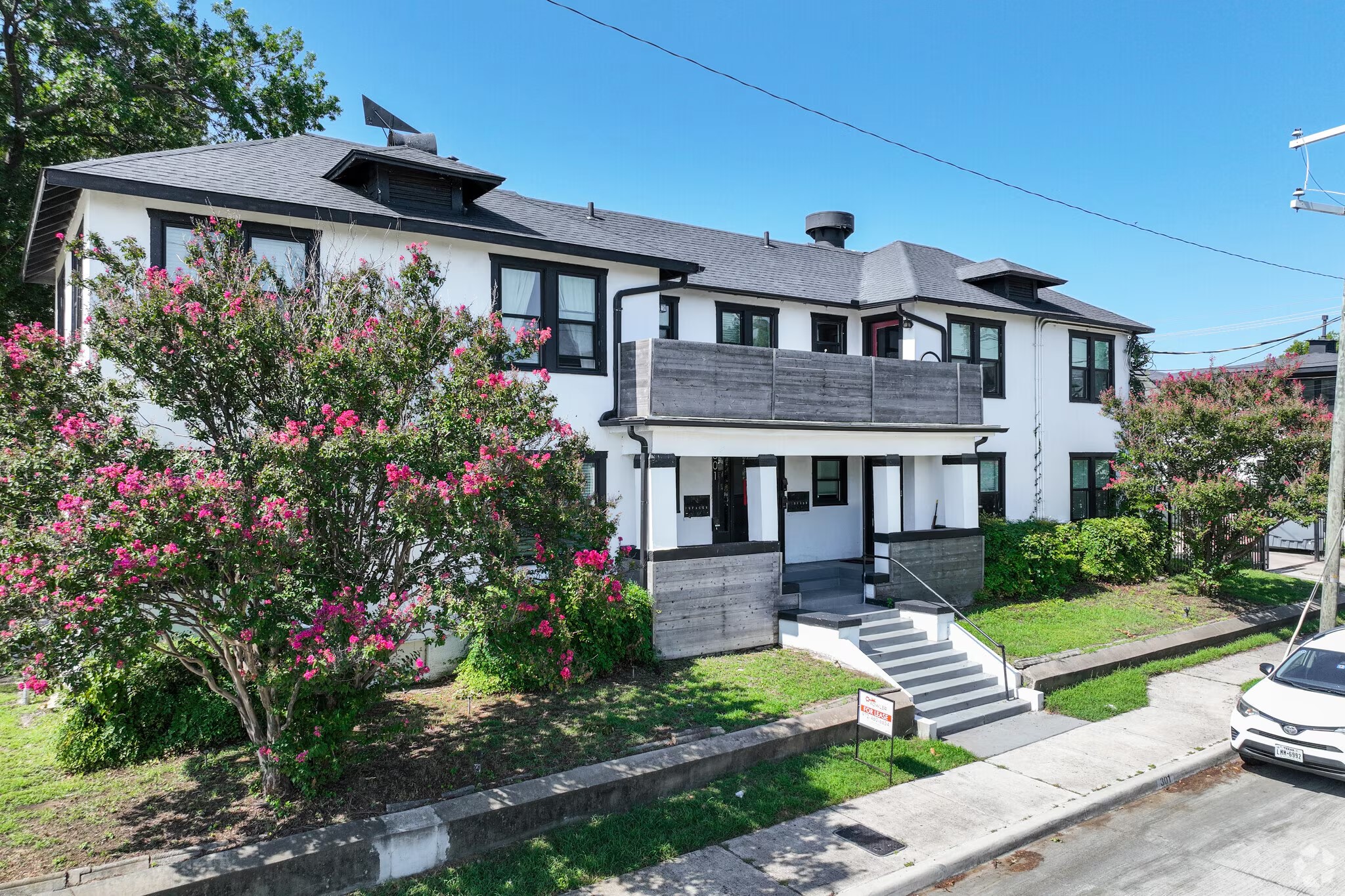 301 W Leuda Street Fort Worth TX 76104
