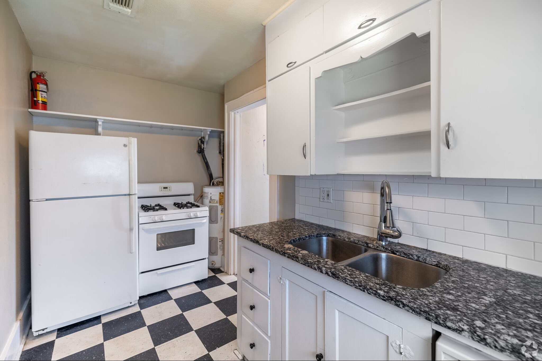 301 W Leuda Street Fort Worth TX 76104