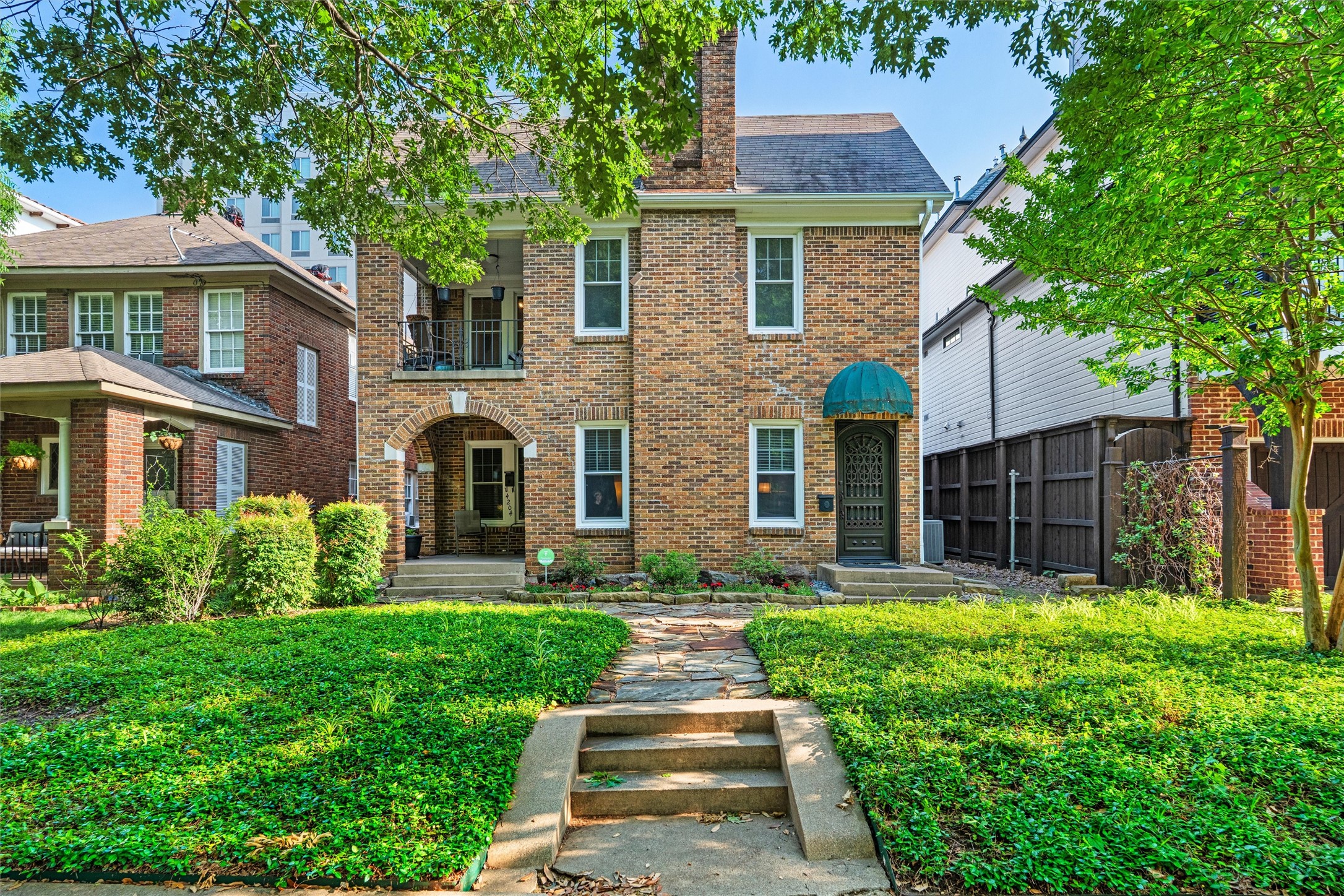 4204- Prescott Avenue Dallas TX 75219
