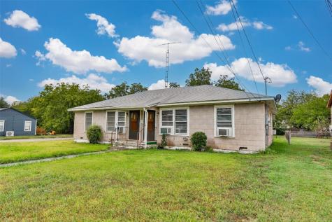 401-403 N Howeth Street Gainesville TX 76240
