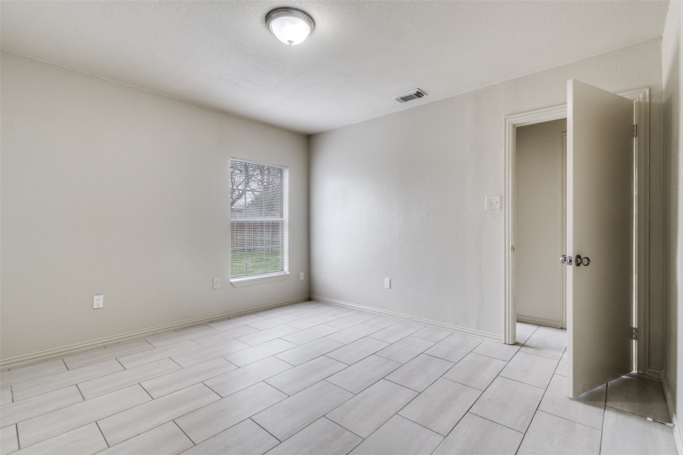 7909 Wanebe Drive Dallas TX 75235