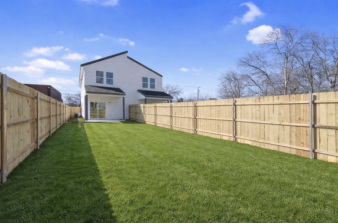 2113 Wright Street Greenville TX 75401