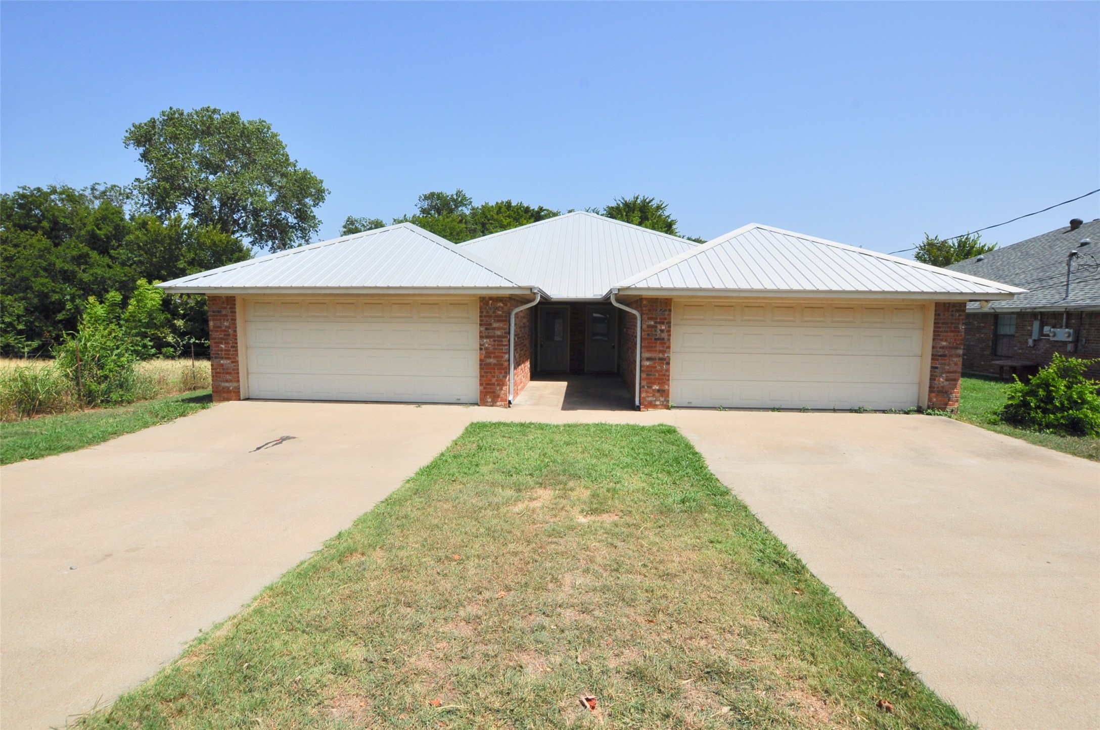 1122 W Spring Street Weatherford TX 76086