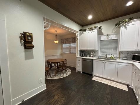 506 W Baylor Street Ennis TX 75119