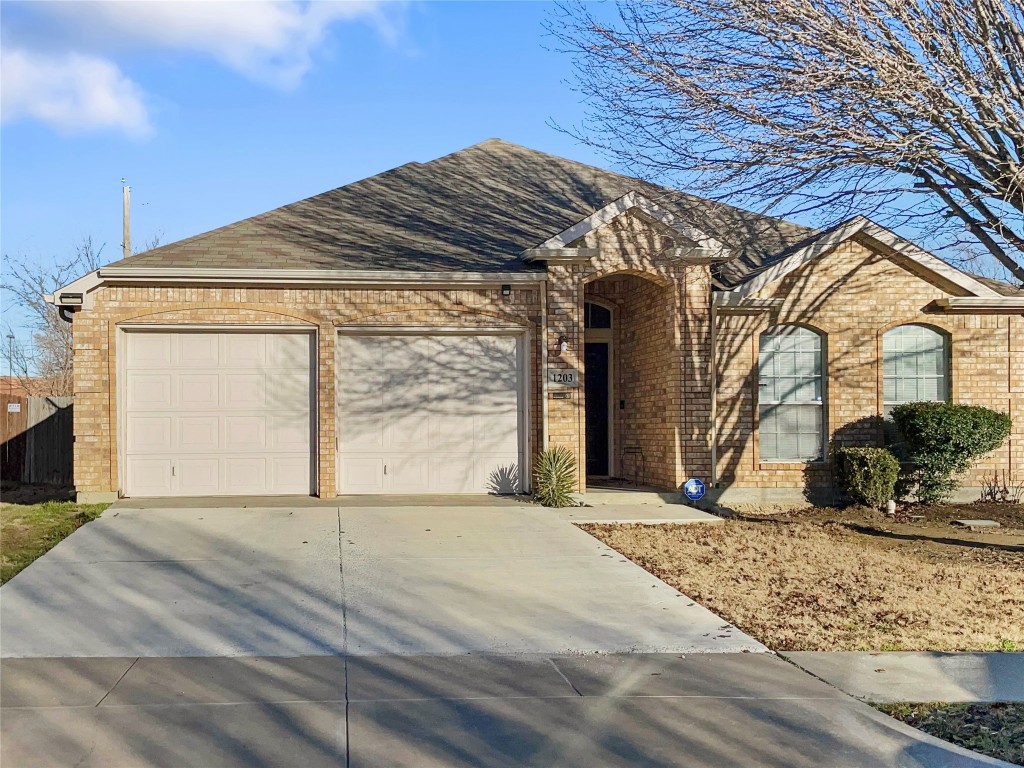 1203 Mule Deer Drive Arlington TX 76002