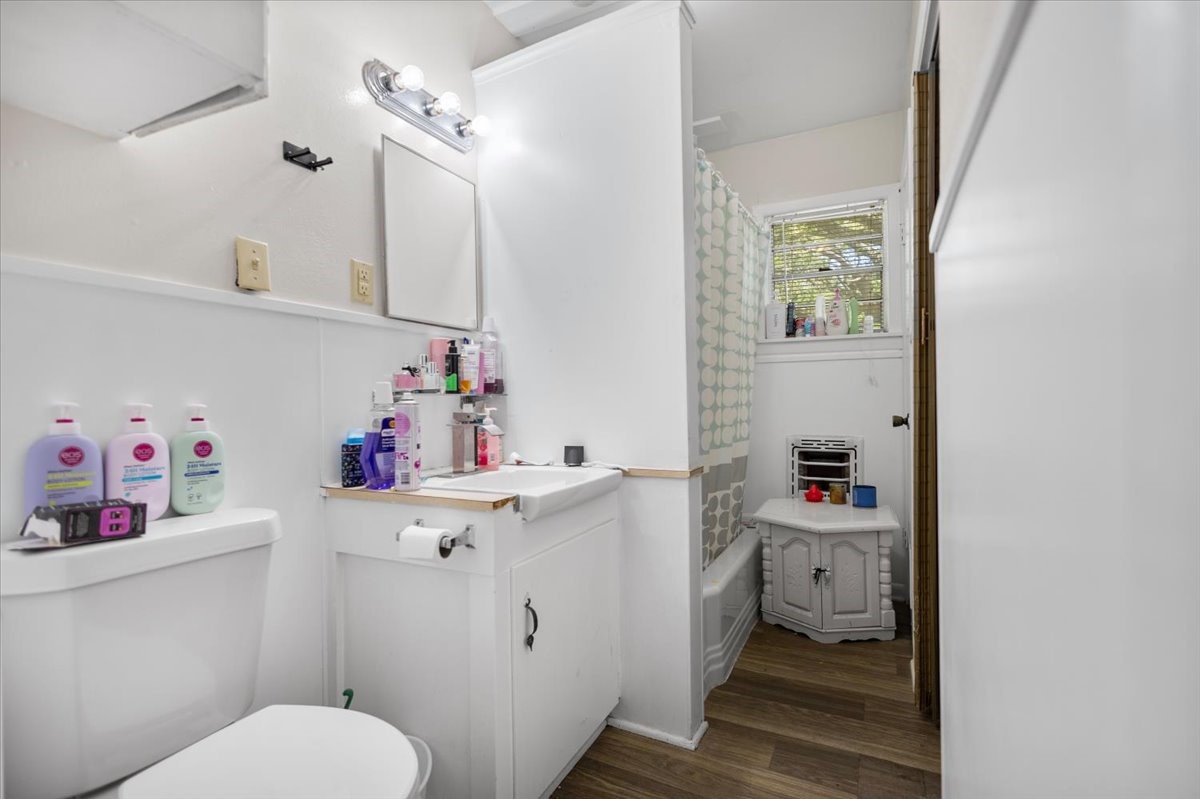 249-253 N Pecan Street Van TX 75790