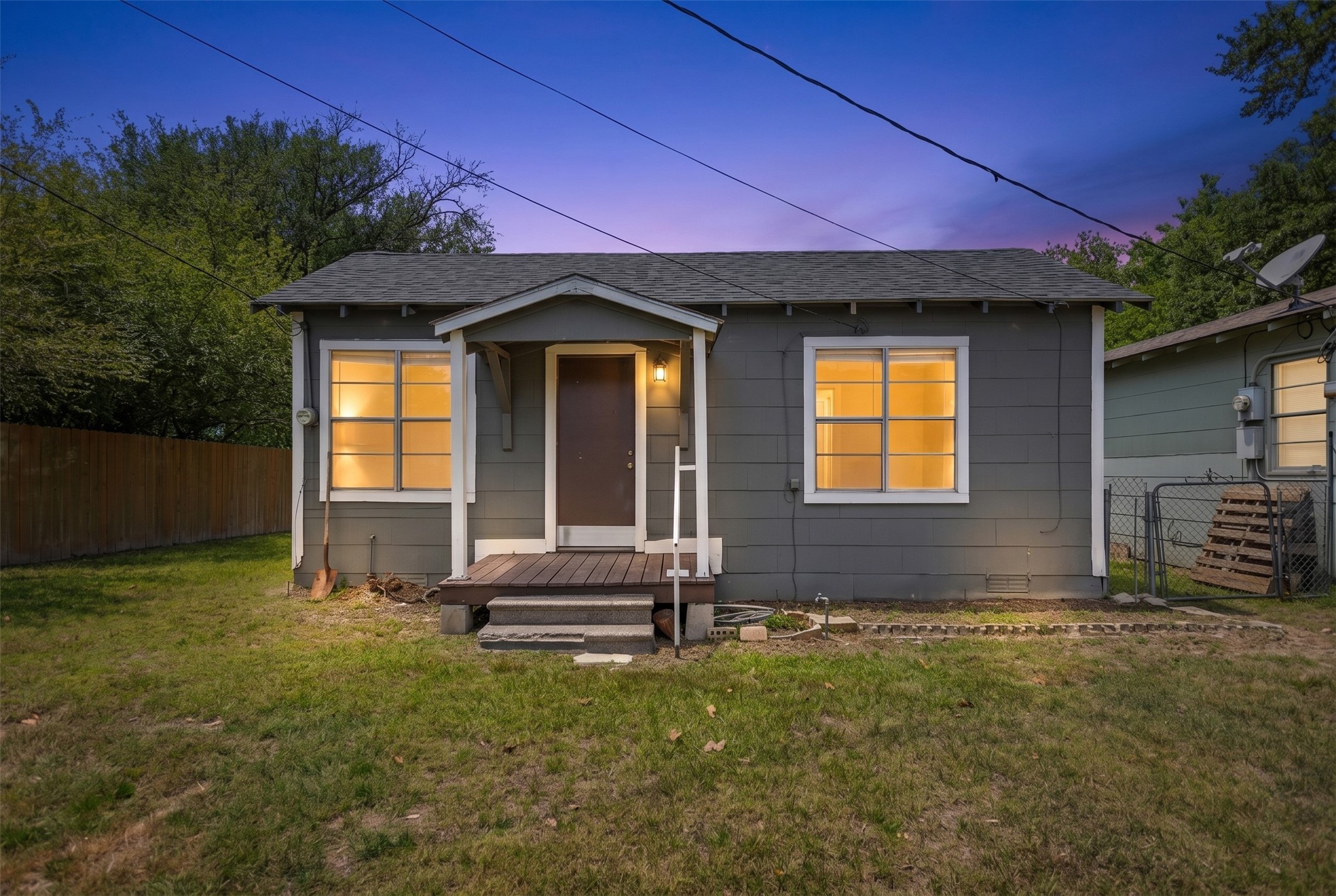 249-253 N Pecan Street Van TX 75790