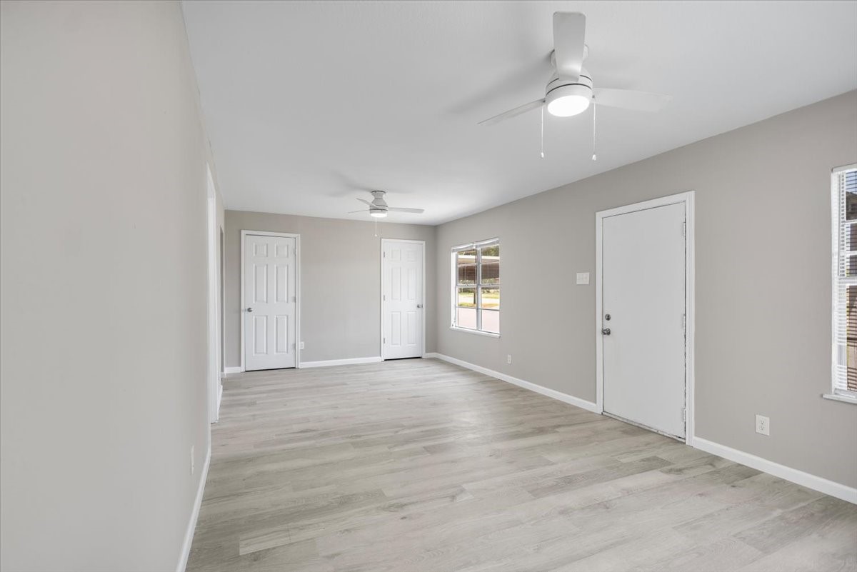 249-253 N Pecan Street Van TX 75790