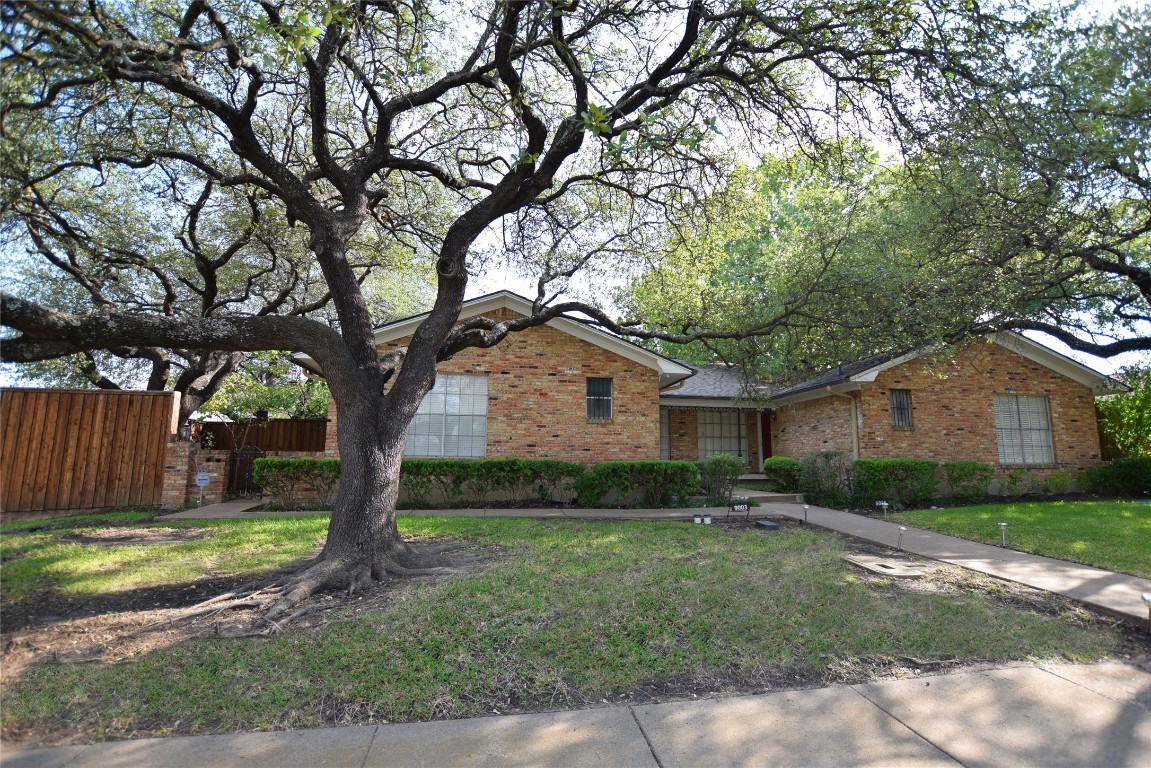 9003 Villa Park Circle Dallas TX 75225