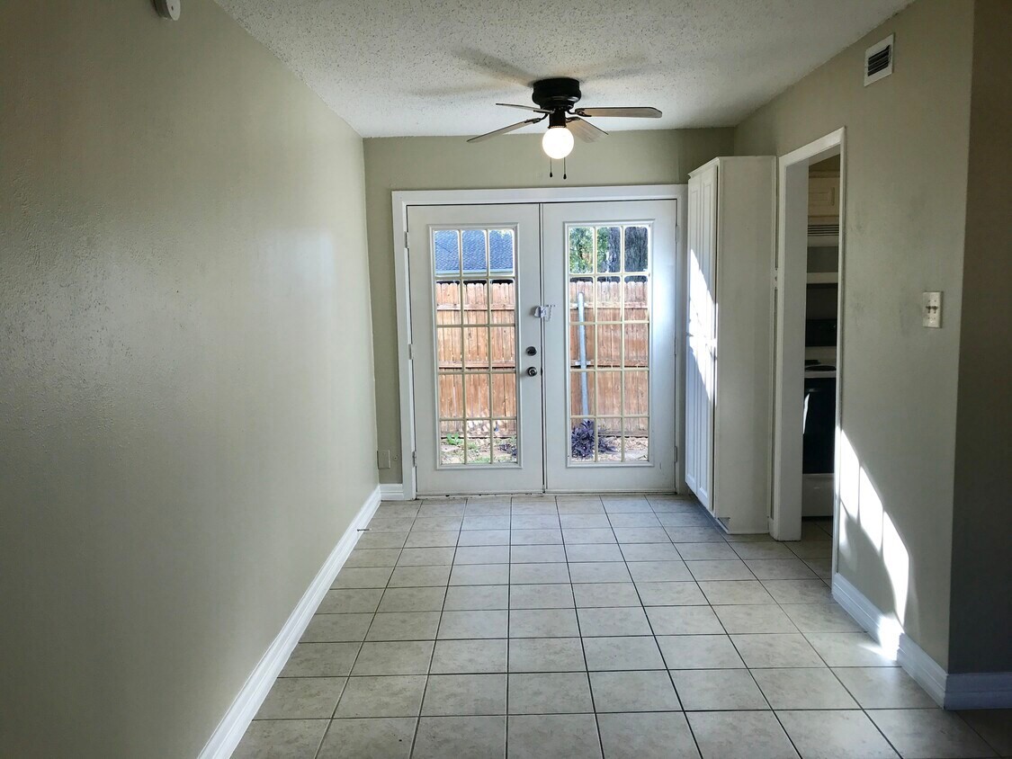 210 Austin Street Grapevine TX 76051