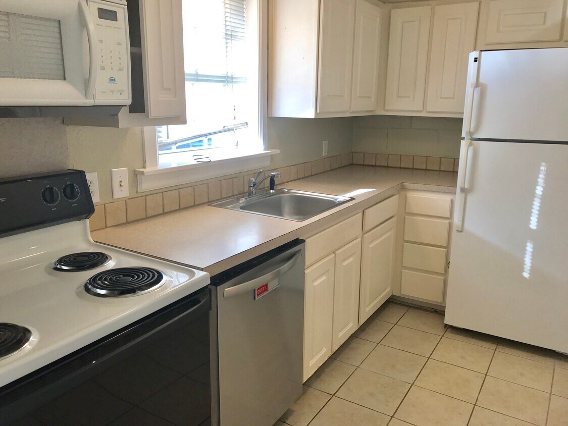 210 Austin Street Grapevine TX 76051