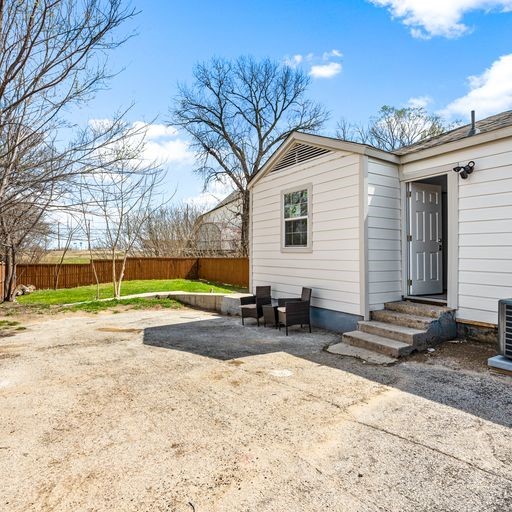 2250/2254 Areba Street Dallas TX 75203