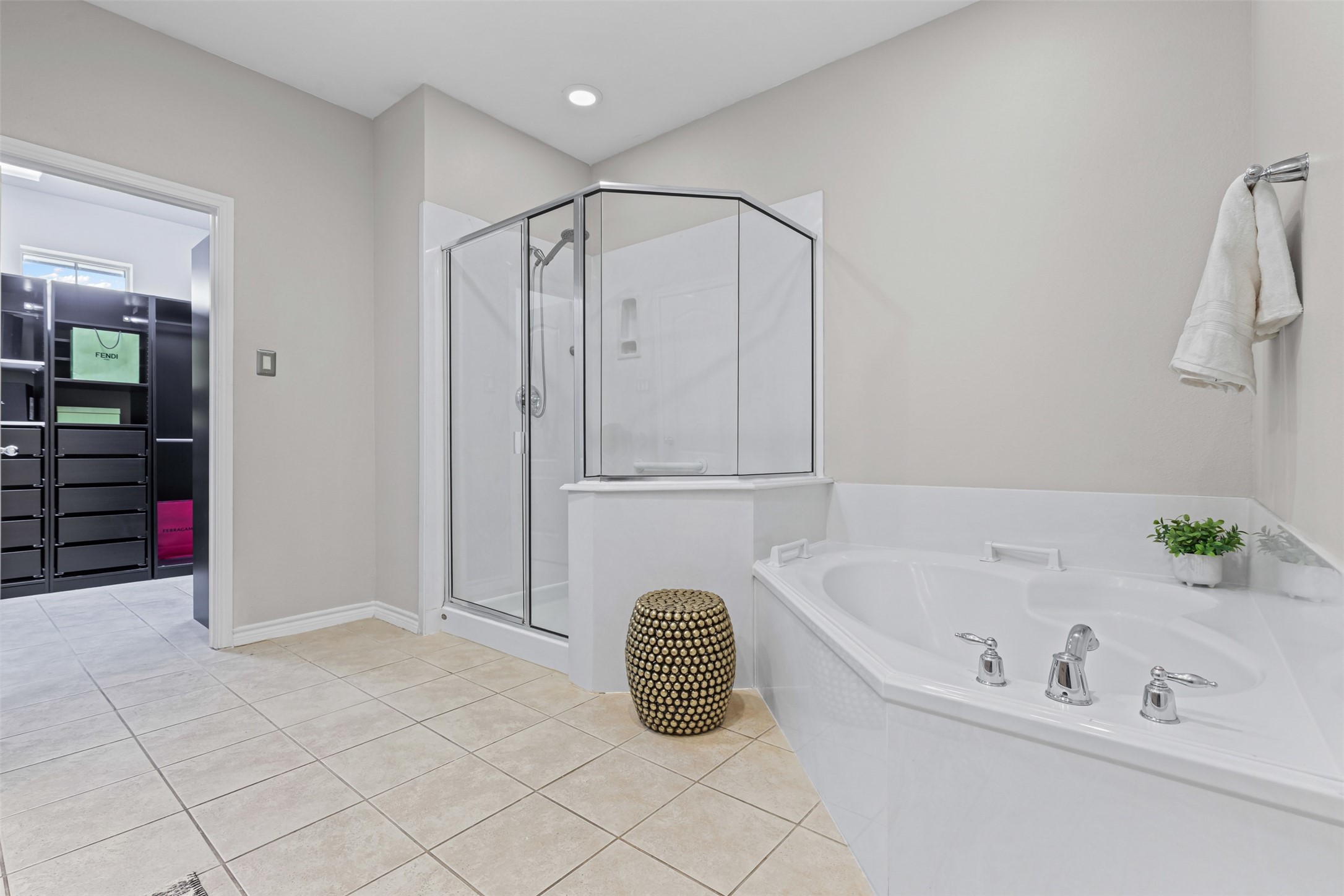15759 Seabolt Place Addison TX 75001