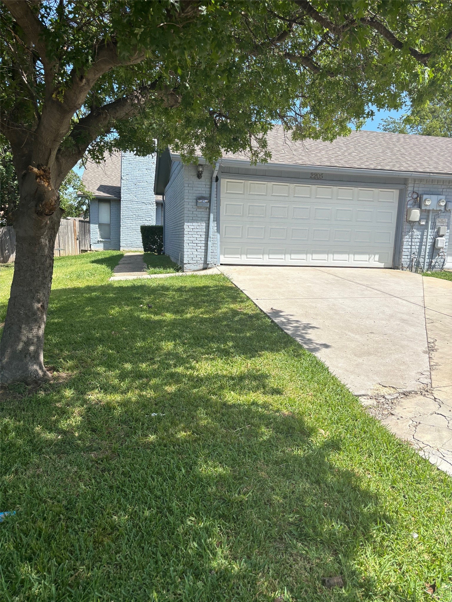 2205-2207 Heritage Circle Carrollton TX 75006