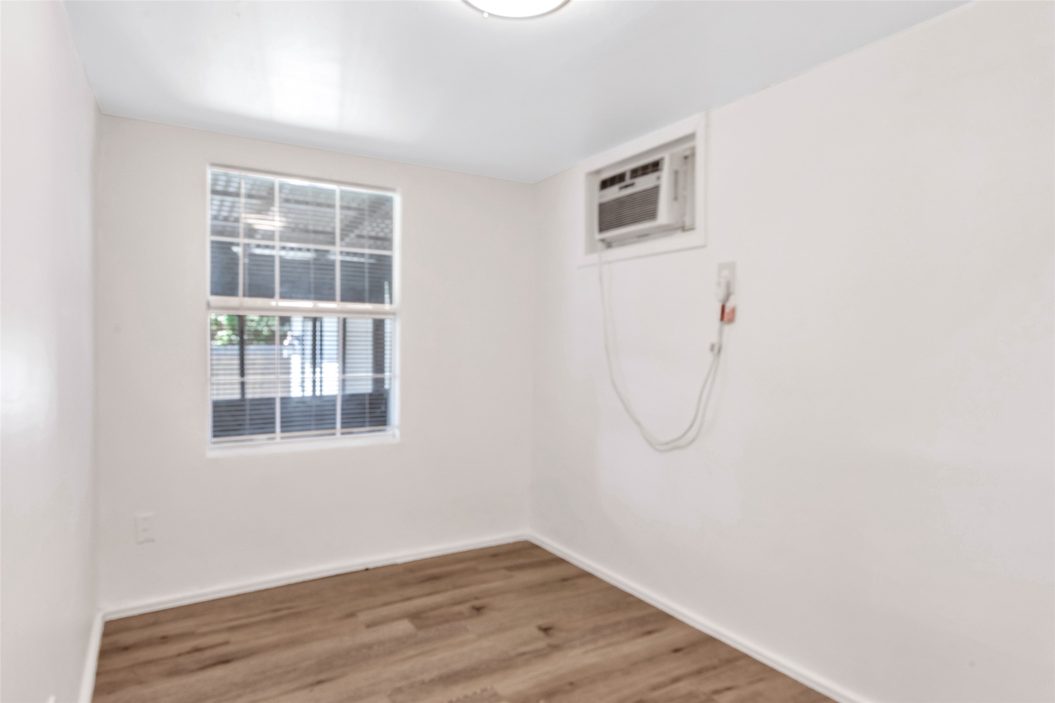 107 E 11th Kemp TX 75143