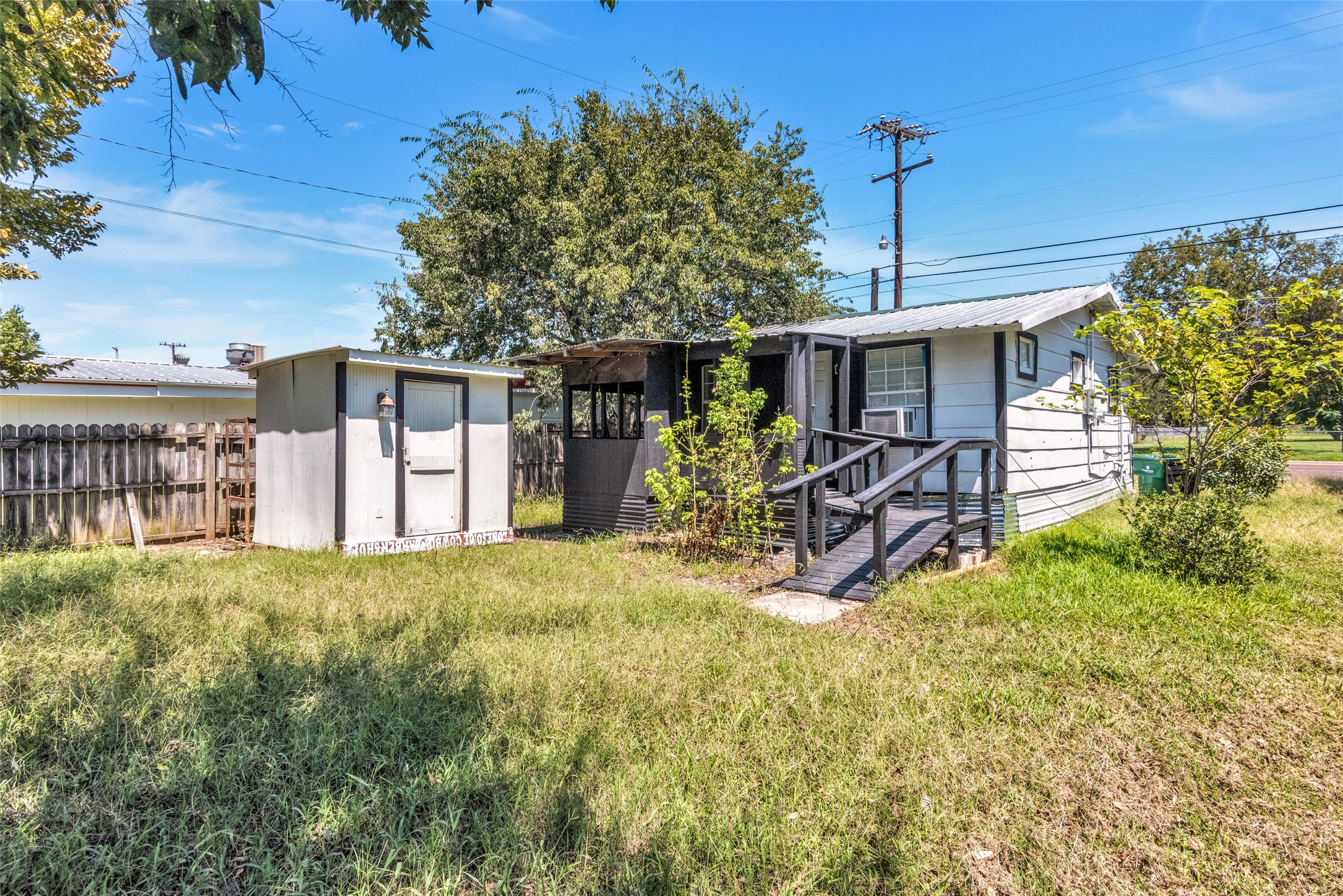 107 E 11th Kemp TX 75143