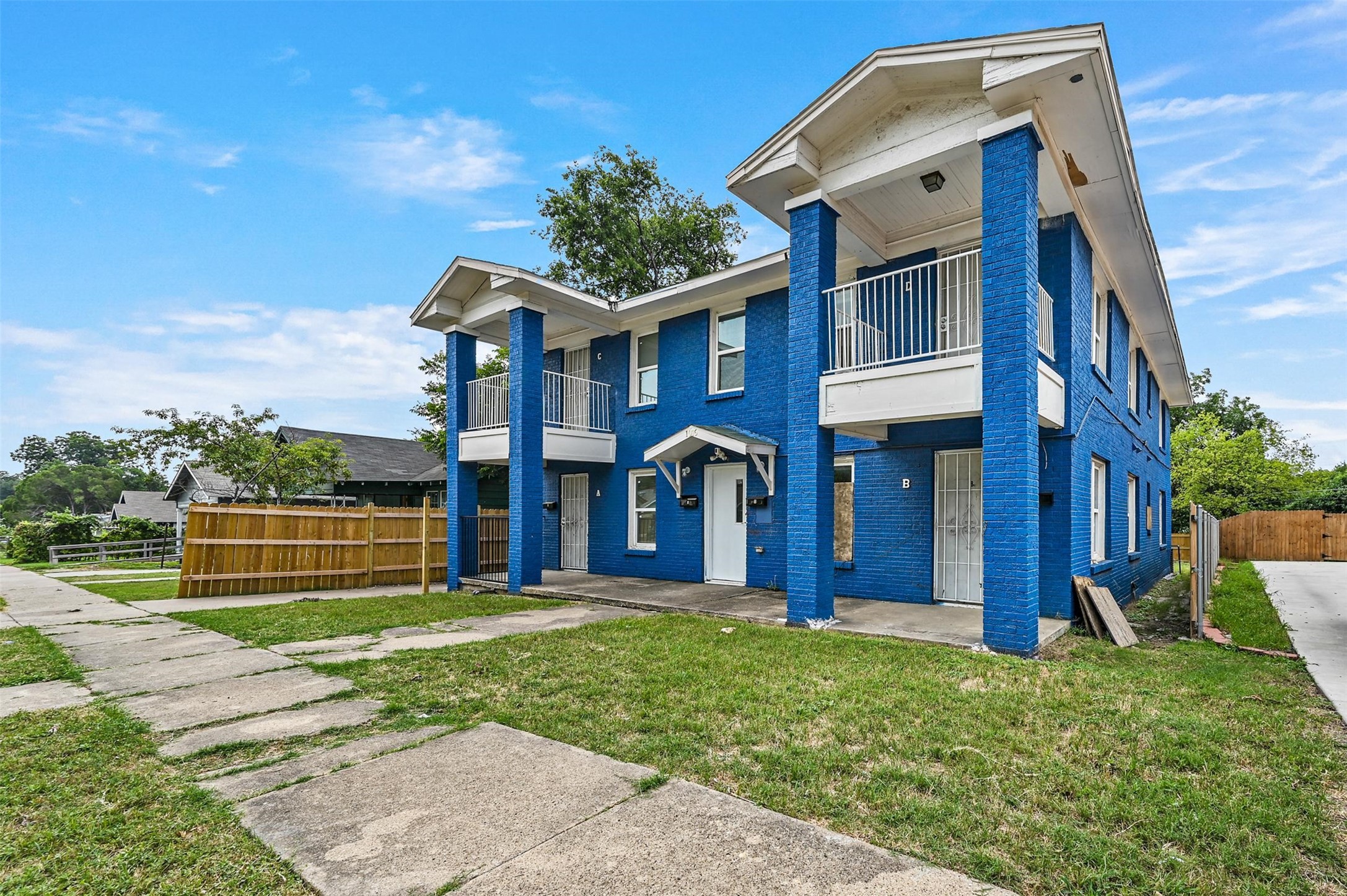 1016 E Arlington Avenue Fort Worth TX 76104