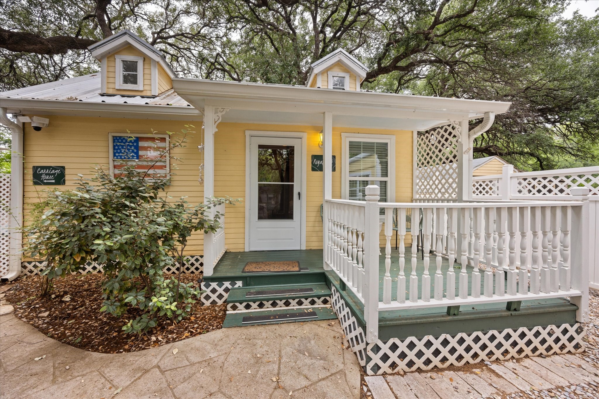 1002 W Pearl Street Granbury TX 76048