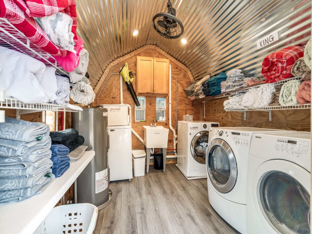 1002 W Pearl Street Granbury TX 76048