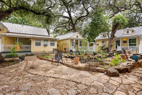 1002 W Pearl Street Granbury TX 76048