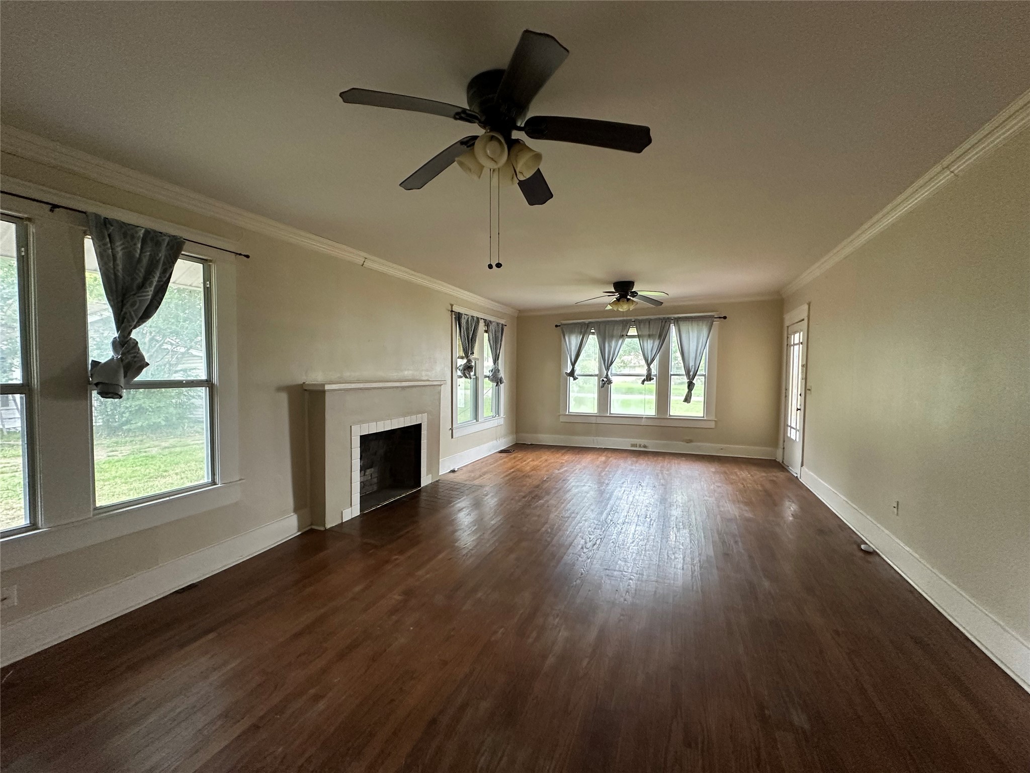 516 S Mckinney Street Mexia TX 76667