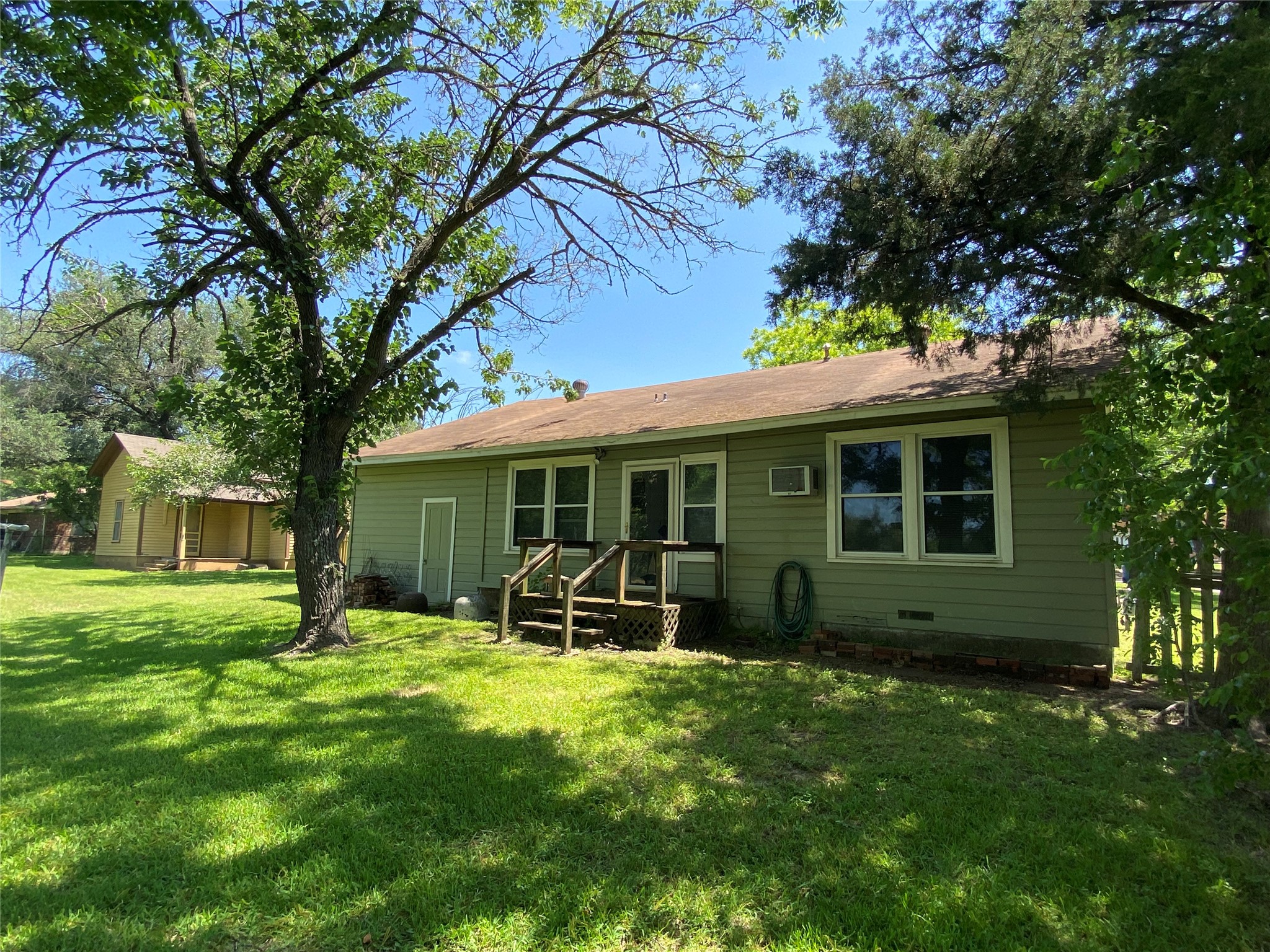 516 S Mckinney Street Mexia TX 76667
