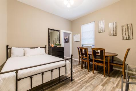 237 W Brooklyn Avenue Dallas TX 75208