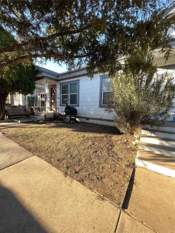 607 Neches Street Dallas TX 75208